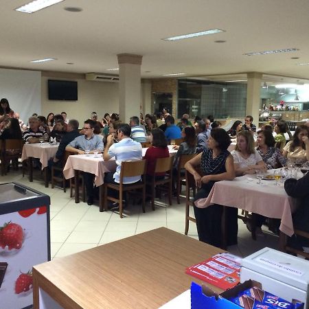 Hotel E Churrascaria Los Pagos ลินญาริส ภายนอก รูปภาพ