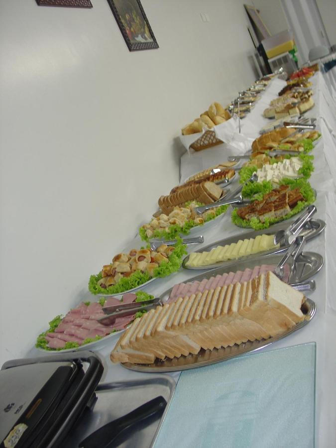 Hotel E Churrascaria Los Pagos ลินญาริส ภายนอก รูปภาพ